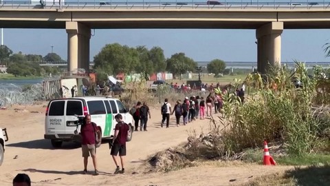 Eagle Pass, Texas, overwhelmed by crisis at the border | Haystack News