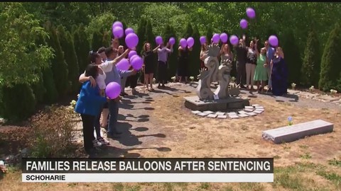 Schoharie limo crash victims' families release balloons after